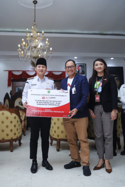 Bank Jatim Salurkan CSR ke Trenggalek Berupa Floor Projector Highlight