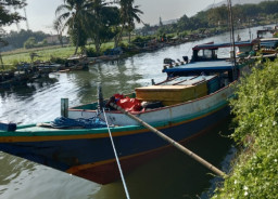 Sempat Dilaporkan Hilang, Kapal Sekoci di Jember ini Ternyata Kehabisan BBM