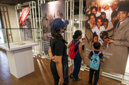 Melihat Jejak Soekarno di Surabaya Melalui Pameran "Aku Arek Suroboyo"