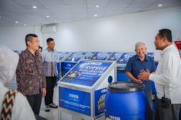 PT SIER Bagikan Puluhan Alat Pengolah Sampah ke 12 Kampung di Surabaya