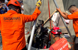 Tercebur Sumur 15 Meter, Kakek 98 Tahun di Kedamean Gresik Ditemukan Tewas