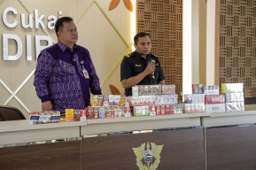Operasi BKC Ilegal di Kediri, Petugas Temukan Ribuan Batang Rokok Polos