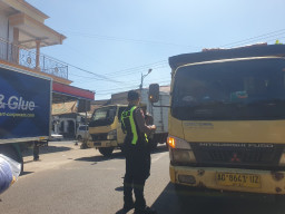 Puluhan Kendaraan Bertonase Tinggi Ditilang Satlantas Polres Tulungagung