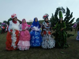Karnaval Unik dari Bahan Daur Ulang di Gresik