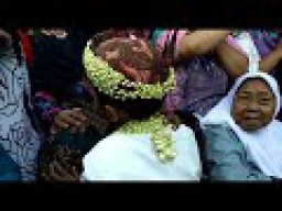 Video: Tradisi Arak-arakan Manten Sunat Masih Ada di Surabaya