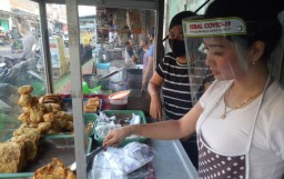 Foto: Menemui Pedagang Gorengan Cantik