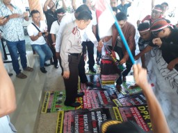 3 Warga Banyuwangi Terduga Teroris, Masyarakat Geruduk DPRD dan Polres