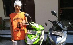 Panik Dikejar Polisi, Bandit Motor ini Malah Ditangkap Warga