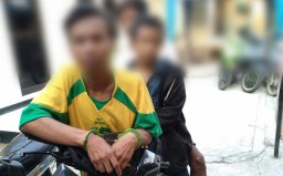 Tiga Bandit Ingusan Curi Motor Jemaah Masjid