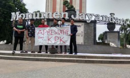 Mahasiswa Gelar Aksi Apresiasi OTT KPK di Sidoarjo