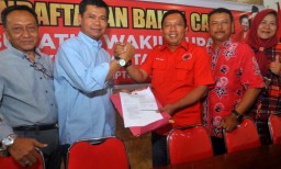 Ali Ruchi Serahkan Formulir Bacabup ke PDI Perjuangan Banyuwangi
