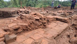 Penggalian Dihentikan, Nasib Altar Pra Majapahit di Proyek Tol Malang?