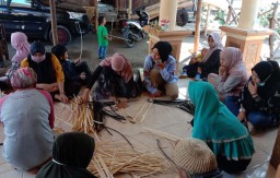 Perjuangan UMKM Anyaman Bambu Probolinggo Bertahan di Tengah Pandemi