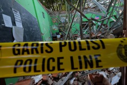 Cerita Hilda saat Tertimpa Reruntuhan Atap SDN Gentong