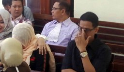 Ayah Vanessa Angel Hadir dalam Sidang, Begini Penampakannya