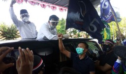 Azrul Ananda Beri Semangat Machfud Arifin-Mujiaman: Menang!