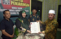 Direktur RSUD Genteng Banyuwangi Daftar Bacabup Melalui PKB dan PDIP