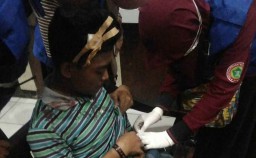 Pria ini Dibacok dan Dirampas Motornya, Dibegal?