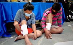 Dor! Tembakan Polisi Lumpuhkan Kaki Dua Bandit Motor di Gresik