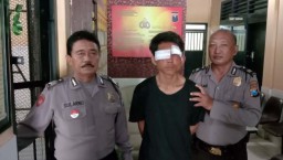Seorang Pencuri Dihajar Warga Gara-gara Mesin Motor Macet