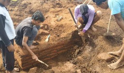 Hari Ketiga Penggalian, Batu Bata Kuno di Proyek Tol Malang Ditemukan 