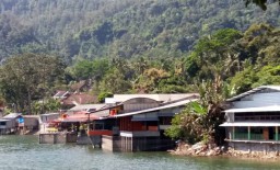 18 Bangunan Liar Telaga Ngebel Ponorogo Hanya Bayar Pajak Rp 50 Ribu