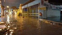 Penanganan 'Banjir' oleh Pemkot Surabaya Dipertanyakan