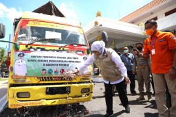 Topang Dapur Umum Selama PSBB, Pemprov Jatim Kirim Sembako