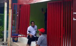 Balai RT ini Tak Pernah Mendapat Bantuan dari Pemkot Surabaya, Benar?