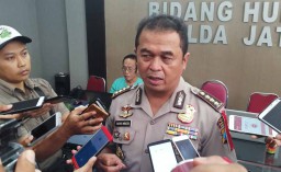 Terduga Mucikari Fitria Ditangkap, Sempat Dicegah Menyerah ke Polisi