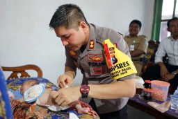 Kasihan, Bayi di Probolinggo ini Tanpa Anus