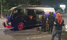 Tas Mencurigakan Ditemukan di Jalan Ahmad Yani Depan Royal Plaza Surabaya