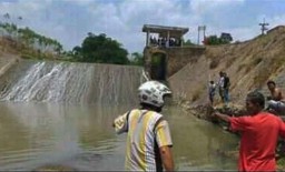 Angkernya Bendungan Wates: Kakek Tua Misterius hingga Sederet Ritual