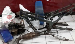 Gerebek Bengkel 'Jagal' Motor Curian, Polisi Tangkap Tiga Orang