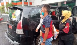 Bocah 8 Tahun asal Jombang Pingsan Tersambar Kereta Api di Surabaya