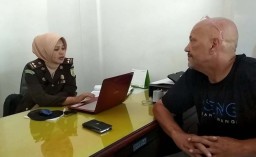 Laporkan Istri ke Polisi, Bule asal Belanda Wadul Jaksa di Banyuwangi