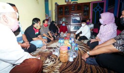 Kunjungi Keluarga Nahkoda Kapal WGSR 3, Ini Harapan Bupati Banyuwangi