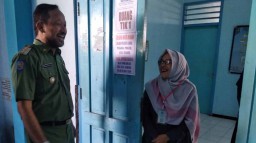 Beri Semangat Peserta UNBK SMP, Bupati Ipong: Semoga Lulus 100 Persen