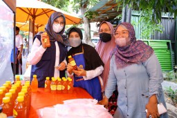 Banyuwangi Padukan Vaksinasi dengan Kuliner UMKM dan Kesenian Rakyat