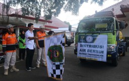 Pemkab Trenggalek Distribusikan 68 Tangki Air Bersih