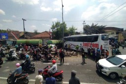 Pilihan Pembaca: Tabrakan Bus hingga Eri Harusnya Contoh Mujiaman