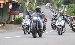 Foto: Plt Bupati Trenggalek dan Motor Kerennya Saat Blusukan