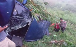 Avanza Terjun ke Jurang Jalur Cangar, 6 Penumpang Terluka