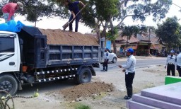 Cara Baru Dishub Ponorogo Tindak Truk Bermuatan Melebihi Tonase