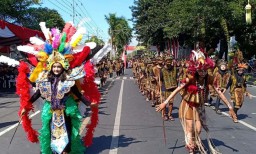 Ribuan Pelajar Banyuwangi Meriahkan Karnaval Kebangsaan
