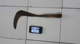 Meski Bawa Celurit, Pencuri Motor ini Menyerah di Tangan Warga