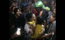Cerita Pertemuan Ibu dengan Anaknya yang Sempat Hilang di Surabaya