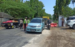 Puluhan Kendaraan Diminta Balik Kanan di Perbatasan Ponorogo-Wonogiri