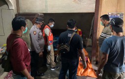 Nenek di Ponorogo Tewas Dicangkul Cucunya