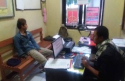Obok-obok Rumah Tetangga, Pria ini Gondol Perhiasan Emas
